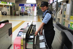 女性キャリアモデル橘川さん写真