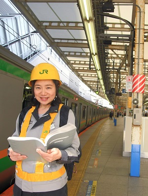 女性キャリアモデル今井さん写真